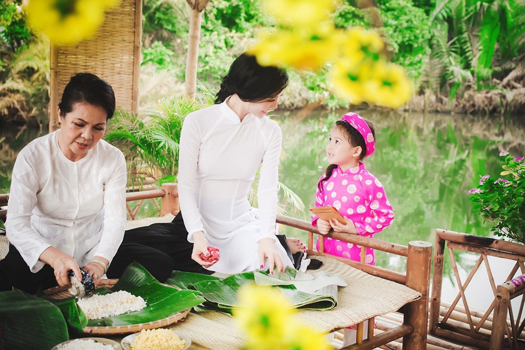 Á hậu Trà Giang khoe vẻ đẹp dịu dàng bên mẹ - 5 <b style=mso-bidi-font-weight:
normal>Hà Thanh