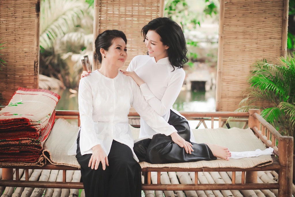Á hậu Trà Giang khoe vẻ đẹp dịu dàng bên mẹ - 8 <b style=mso-bidi-font-weight:
normal>Hà Thanh