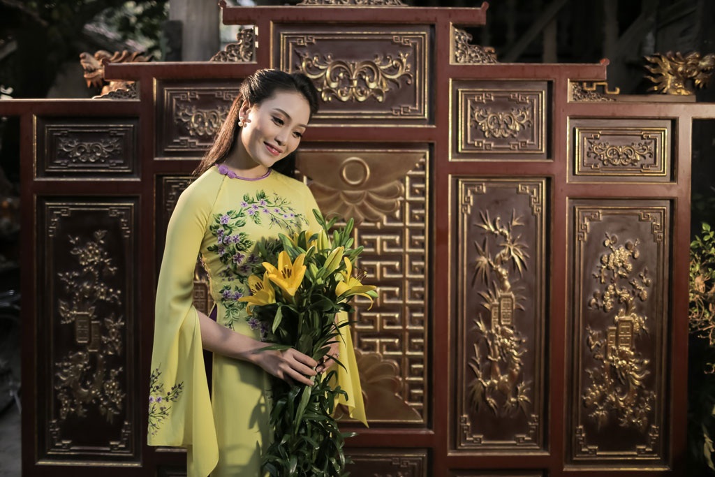 Quán quân Sao Mai thể hiện ca khúc “Tiếng Việt” đậm màu sắc Tết truyền thống - 5 <b style=mso-bidi-font-weight:
normal>Hà Thanh