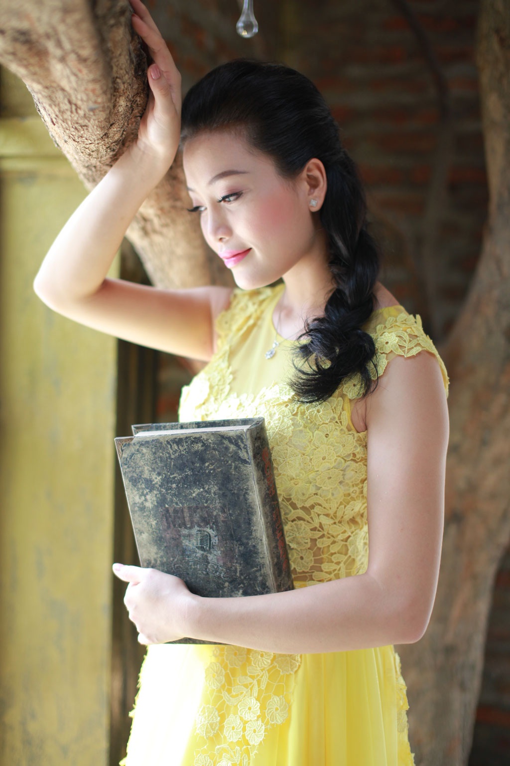 Quán quân Sao Mai thể hiện ca khúc “Tiếng Việt” đậm màu sắc Tết truyền thống - 7 <b style=mso-bidi-font-weight:
normal>Hà Thanh