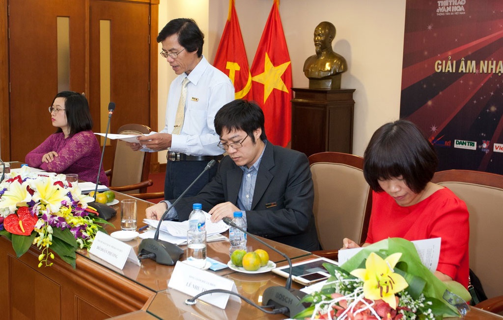 “Chắc ai đó sẽ về” bị loại khỏi Giải Âm nhạc Cống hiến - 1 Nhà báo Hữu Trịnh công bố danh sách đề cử 7 hạng mục của Giải Âm nhạc Cống hiến lần thứ 10 - 2015