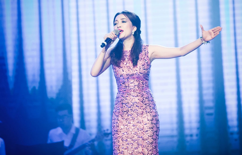 Vũ Cát Tường ngượng ngùng khi Sỹ Luân… quỳ gối hát song ca - 4 Phạm Thu Hà