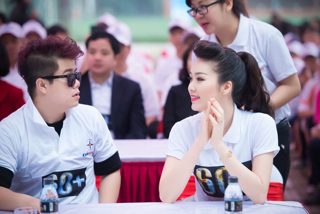 Tham dự tại sự kiện còn có ca sĩ Đinh Mạnh Ninh