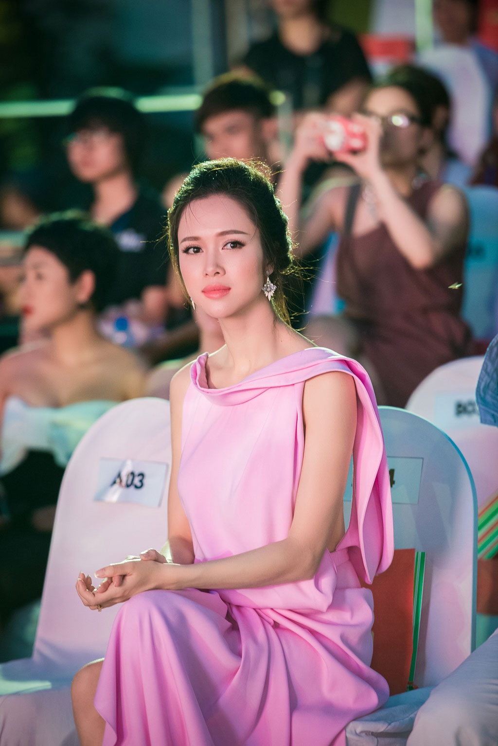 Vũ Ngọc Anh đẹp nổi bật trên thảm đỏ - 4 Vũ Ngọc Anh đẹp nổi bật trên thảm đỏ