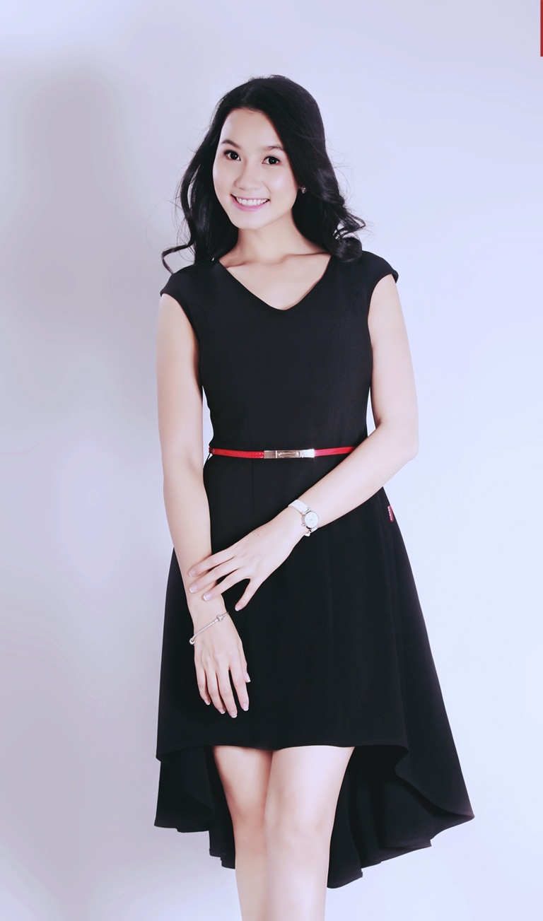 Diễn viên Lương Giang phơi nắng 44 độ diễn thời trang - 9 Hà Thanh