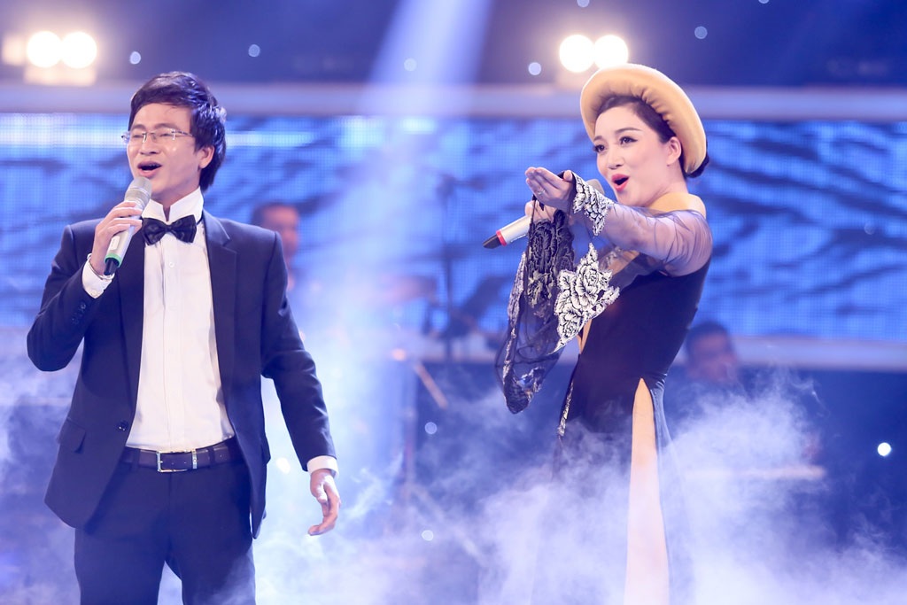 Phạm Thu Hà và Hữu Kiên