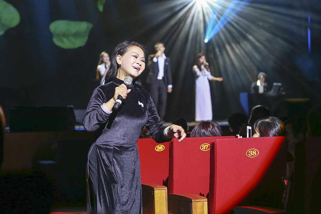 Khánh Ly trở về Hà Nội chất chứa tâm trạng hoài niệm cũ và nỗi mất mát mới...