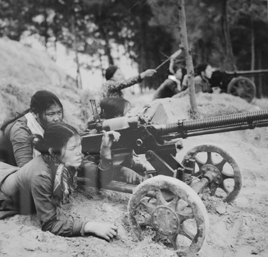 Tỉnh Hà Tĩnh, dân quân bảo vệ tuyến ven biển chụp năm 1967