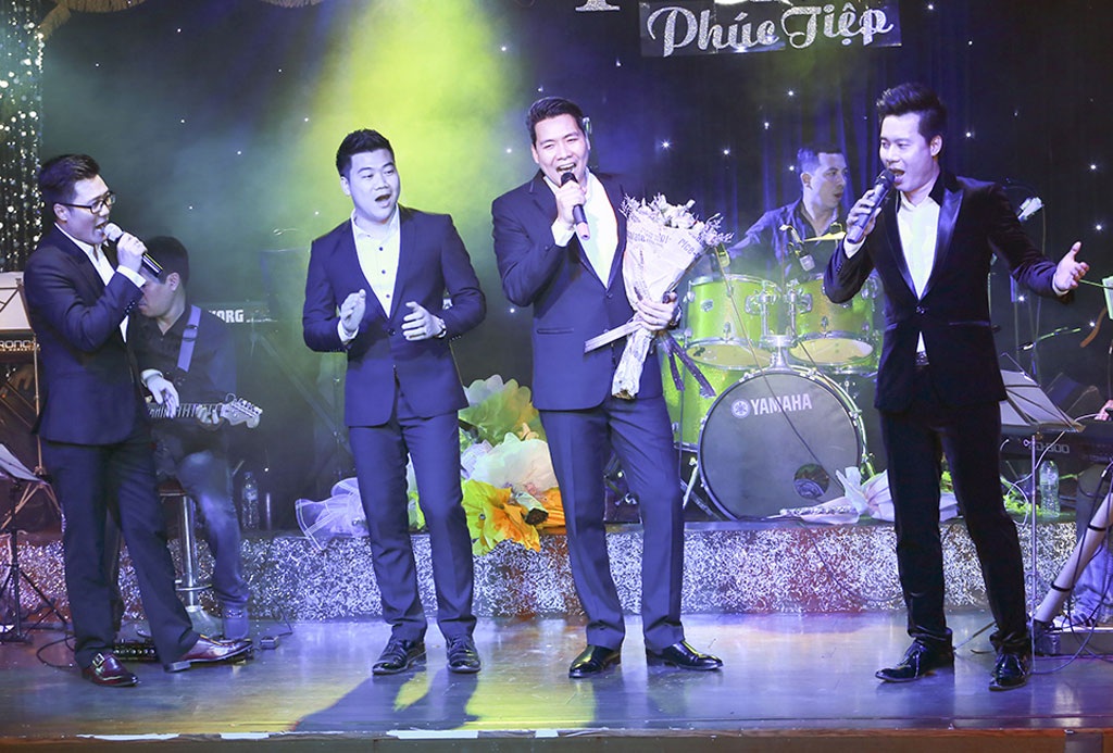 Ca sĩ Phúc Tiệp thăng hoa với những bản tình ca về đất nước - 11 Phúc Tiếp có màn kết hợp thăng hoa cùng các đồng nghiệp