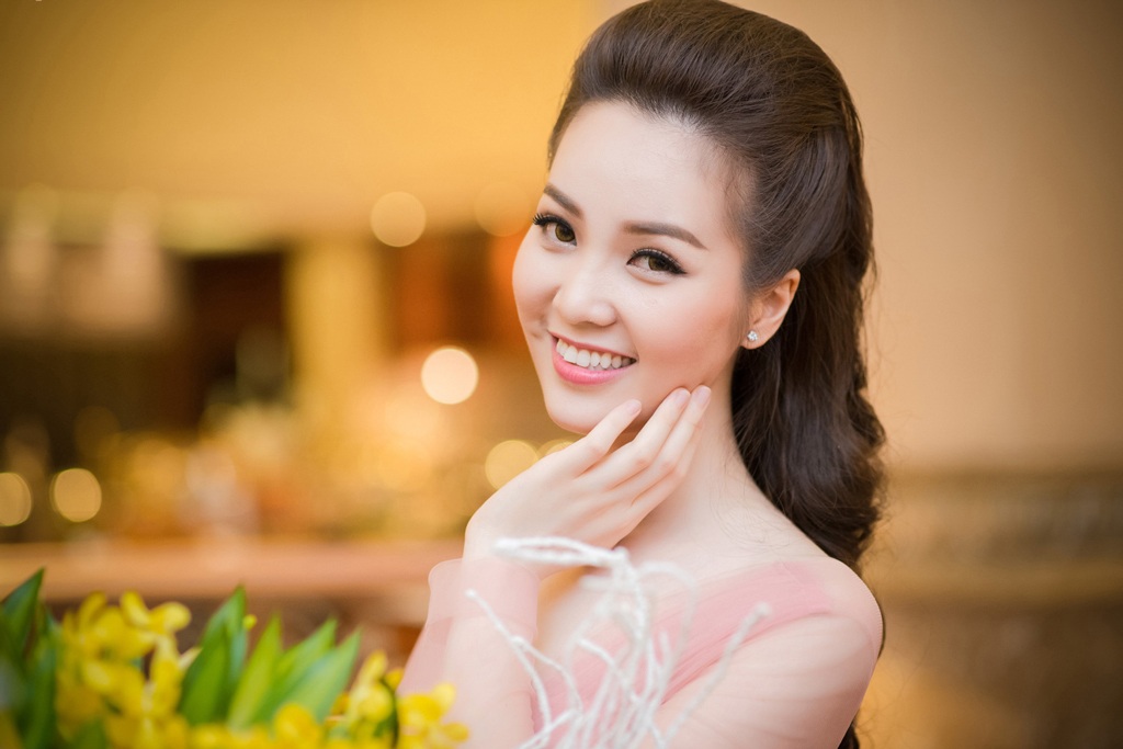 Á hậu Thụy Vân khoe vẻ đẹp quyến rũ của “gái một con” - 12 Hà Thanh