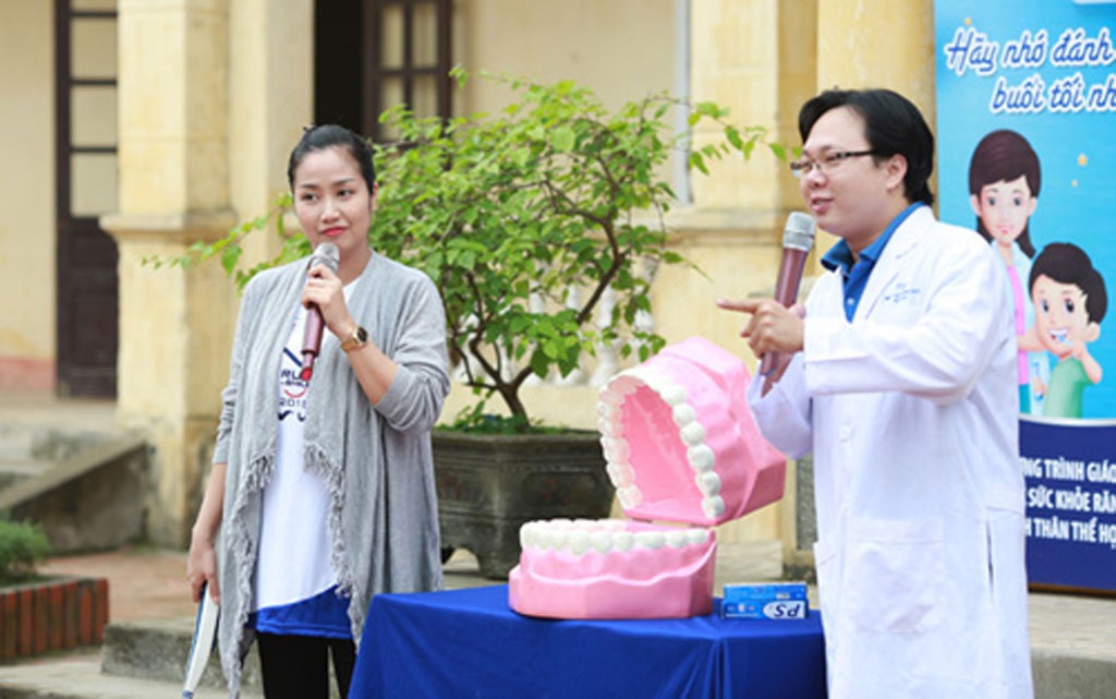 “Ốc” Thanh Vân tái xuất làm từ thiện cùng Đan Lê