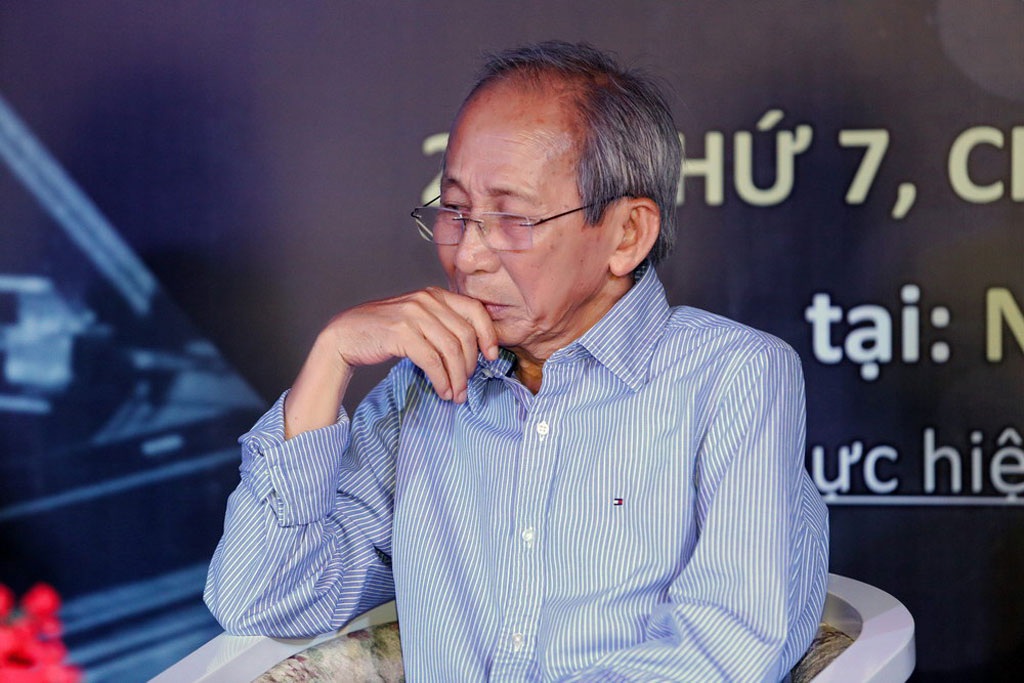 Nhạc sĩ Nguyễn Ánh 9 chỉ còn “da bọc xương” vì bệnh nặng - 1 Nguyễn Ánh 9 cho biết, giờ người ông chỉ còn da bọc xương