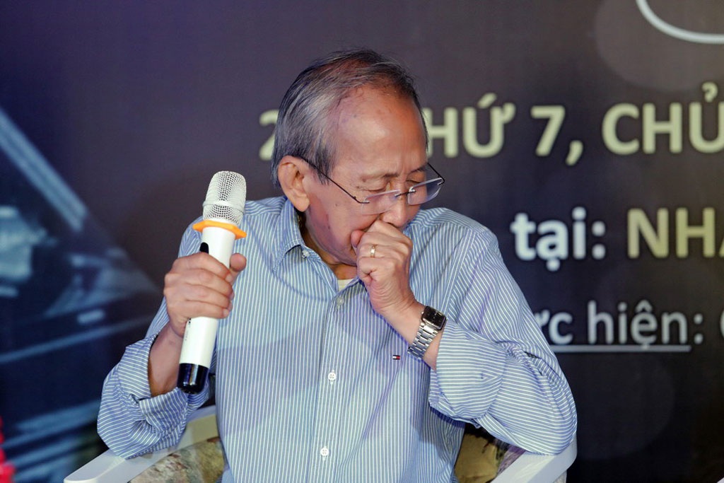 Nhạc sĩ Nguyễn Ánh 9 chỉ còn “da bọc xương” vì bệnh nặng - 3 Nguyễn Ánh 9 cho biết, giờ người ông chỉ còn da bọc xương