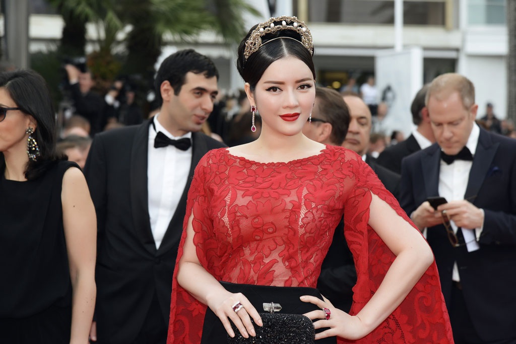 Lý Nhã Kỳ lộng lẫy trên thảm đỏ Cannes - 10 Hà Thanh