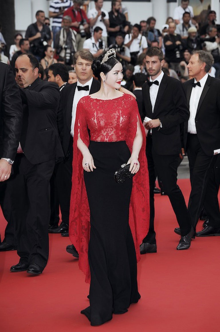 Lý Nhã Kỳ lộng lẫy trên thảm đỏ Cannes - 11 Hà Thanh