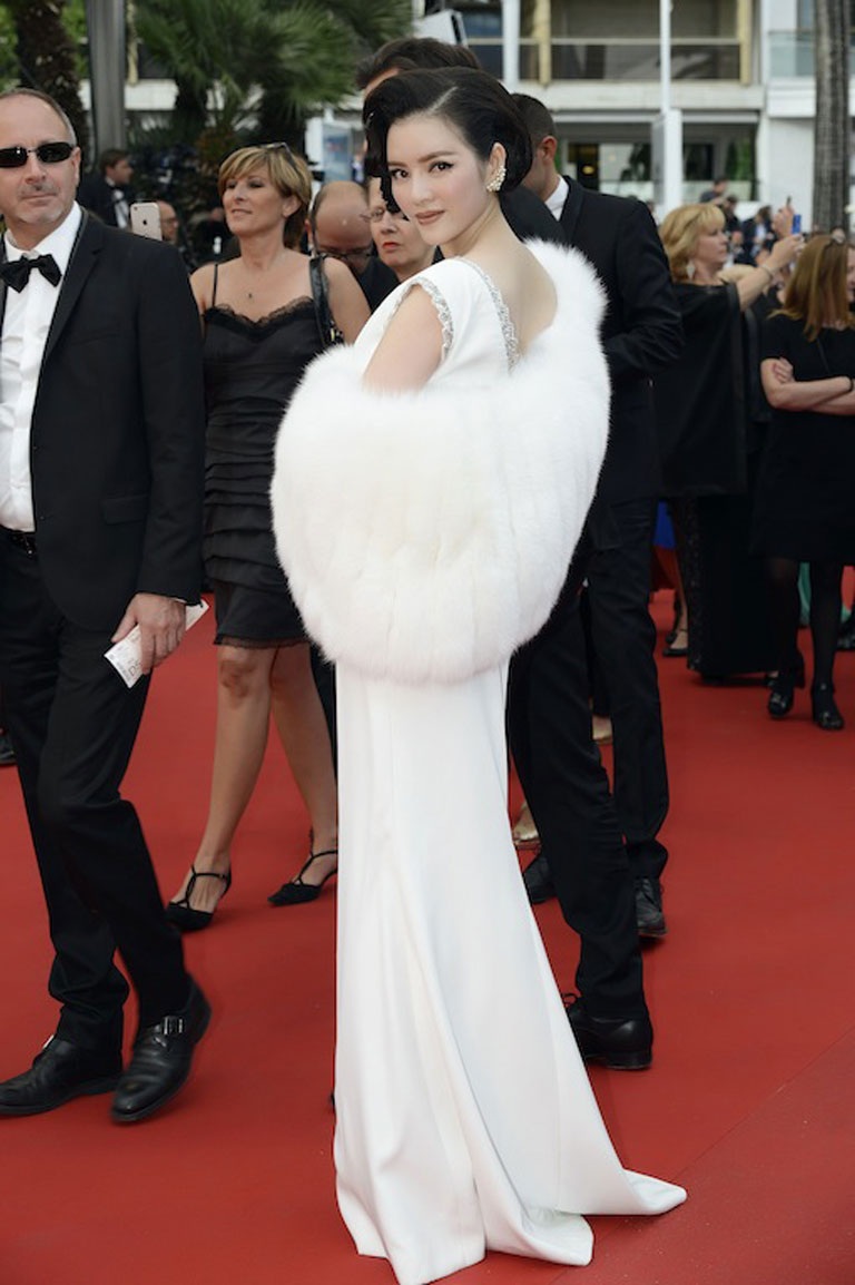 Lý Nhã Kỳ: “Bước trên thảm đỏ Cannes, tôi thấy thiệt thòi cho nghệ sĩ Việt…” - 2 Lý Nhã Kỳ hội ngộ Phạm Băng Băng trên thảm đỏ LHP Cannes lần thứ 68, tháng 5/2015