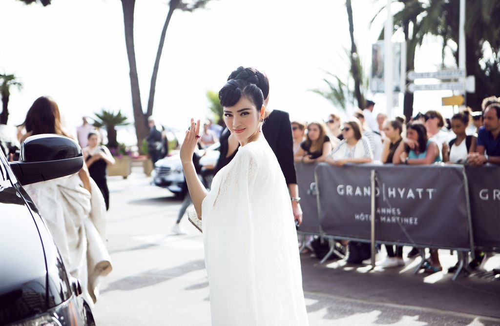 Lý Nhã Kỳ: “Bước trên thảm đỏ Cannes, tôi thấy thiệt thòi cho nghệ sĩ Việt…” - 3 Lý Nhã Kỳ hội ngộ Phạm Băng Băng trên thảm đỏ LHP Cannes lần thứ 68, tháng 5/2015