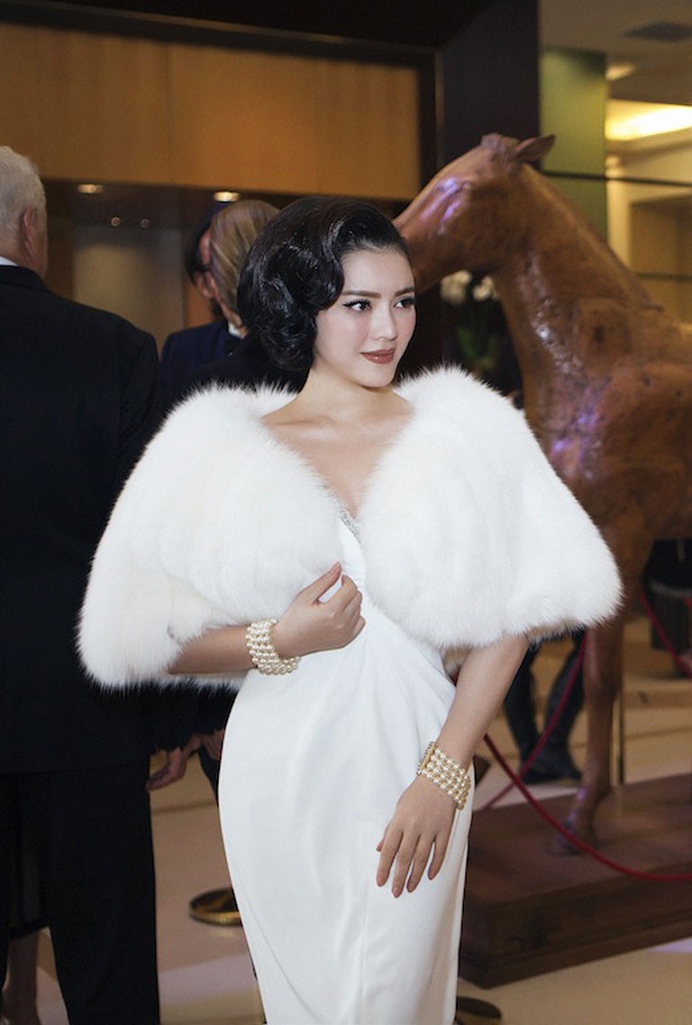 Lý Nhã Kỳ đẹp quyến rũ tại Cannes - 8 Hình ảnh công chúa của Lý Nhã Kỳ trong ngày thứ 3 tại LHP Cannes