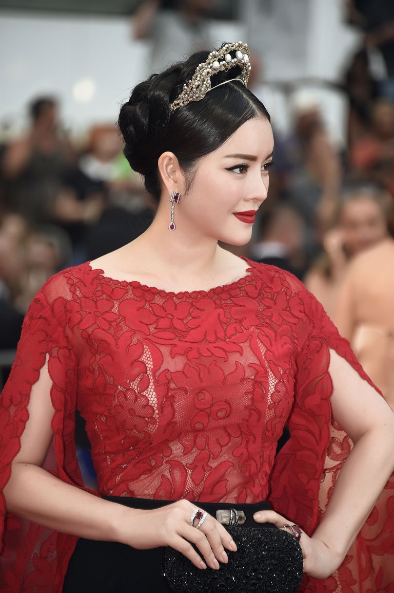 Lý Nhã Kỳ lộng lẫy trên thảm đỏ Cannes - 8 Hà Thanh