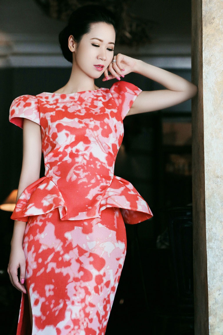 Dương Thùy Linh tươi tắn xuống phố - 4 <b style=mso-bidi-font-weight:
normal>H.T