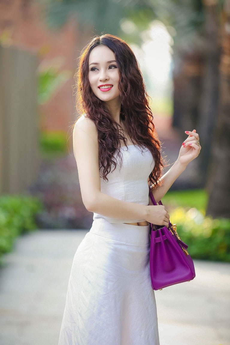 Á hậu Thái Như Ngọc đẹp tinh khôi như nàng Bạch Tuyết - 2 <b style=mso-bidi-font-weight:
normal>Hà Thanh