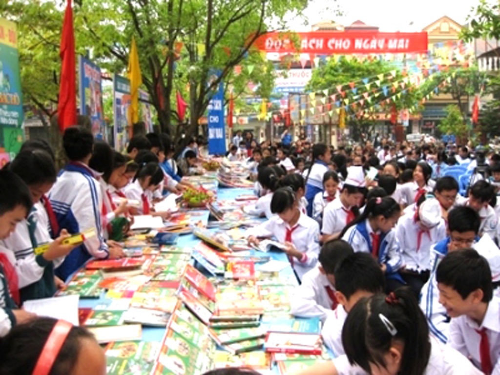 Hội chợ sách nhân ngày Quốc tế thiếu nhi - 1 Hình ảnh hội chợ sách dành cho thiếu nhi năm 2014