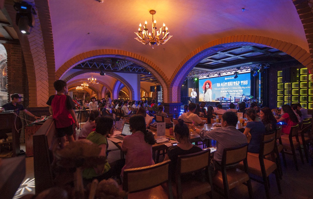 Phạm Thị Ngọc Thanh ra mắt “song thơ” đầy ấn tượng - 3 Khán phòng chật kín người tham dự