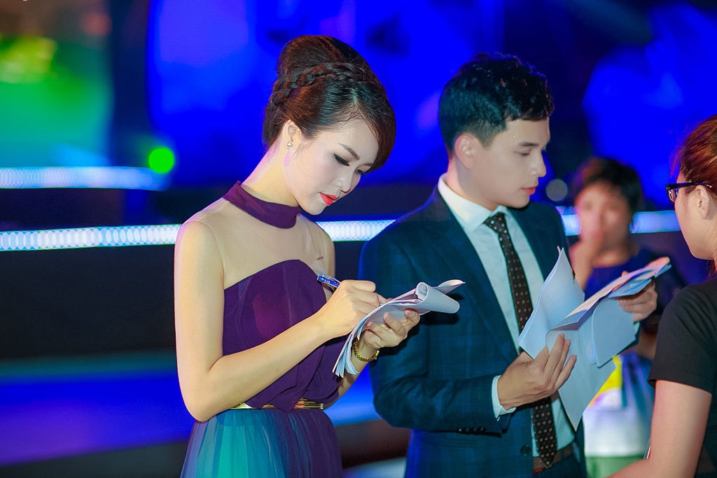 <b style=mso-bidi-font-weight:
normal>Hà Thanh