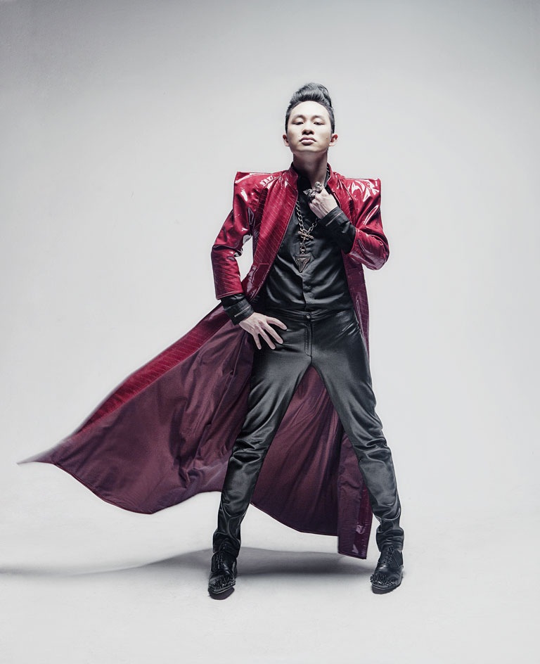 Tùng Dương đem “Chiếc khăn Piêu” đến festival Jazz Châu Á 2015 - 2 Tùng Dương vinh dự đại diện cho Việt Nam tham dự Festival Jazz Châu Á 2015