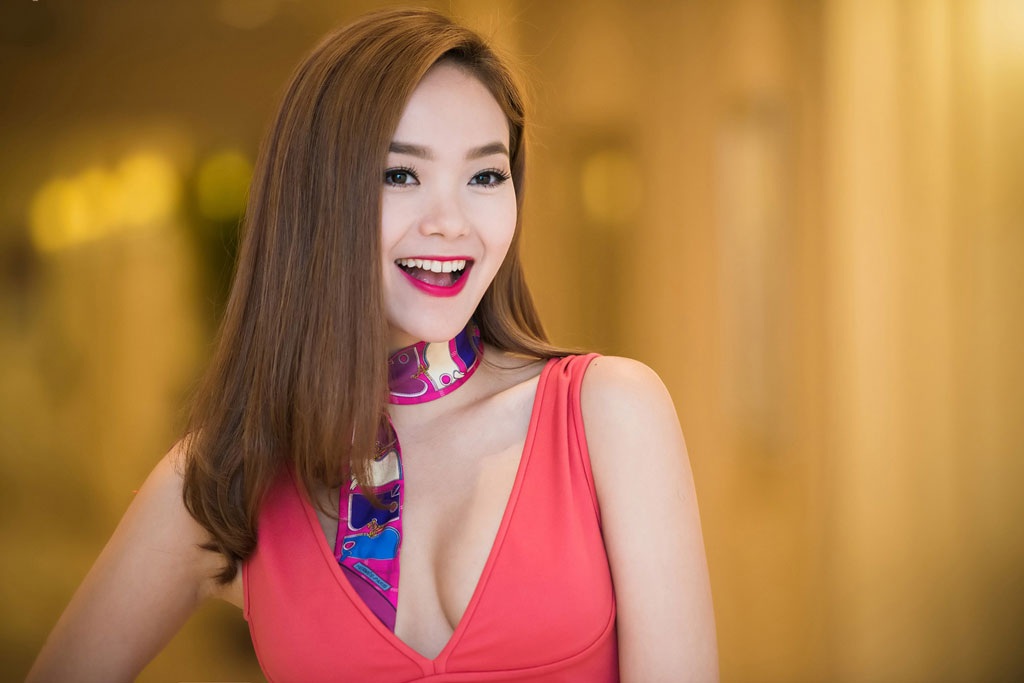 Minh Hằng đẹp rạng rỡ tại Hà Nội - 4 H.T