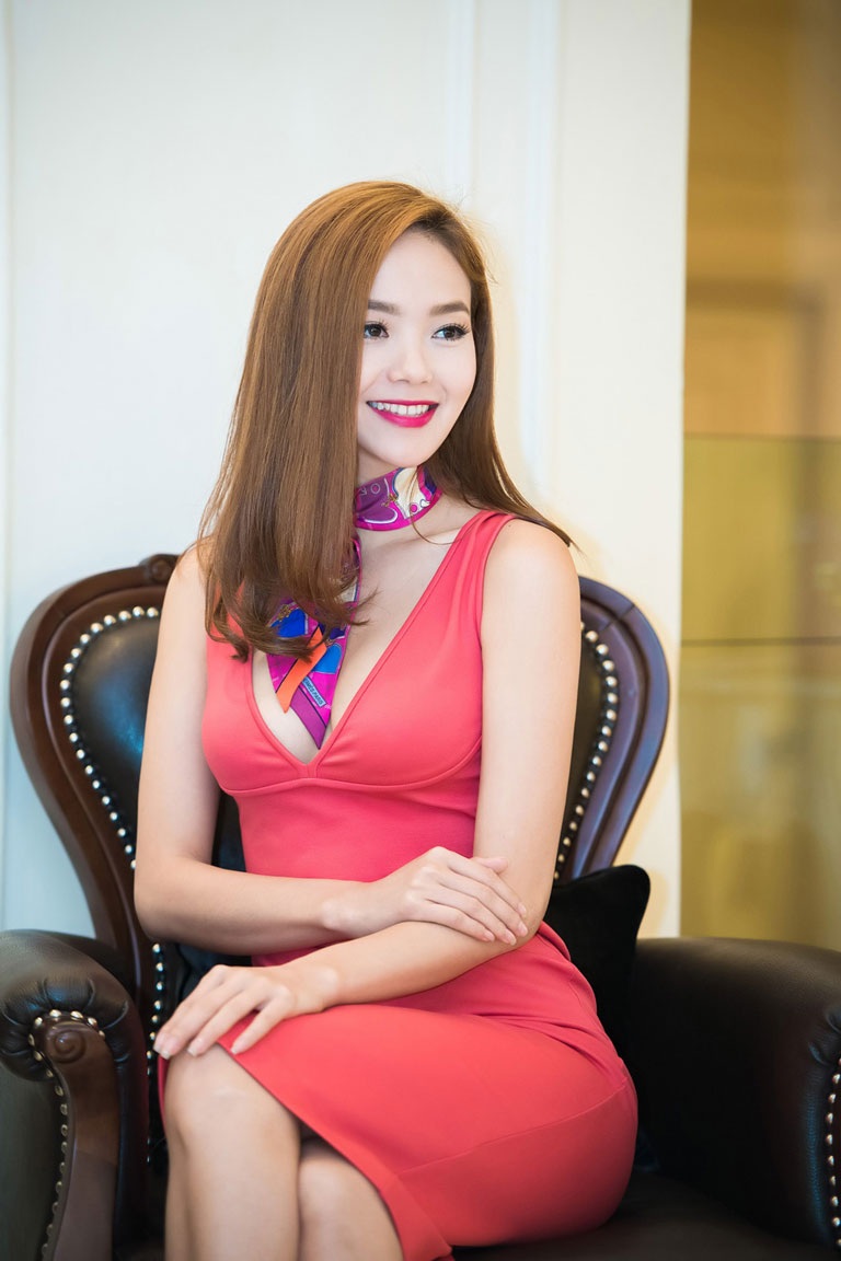 Minh Hằng đẹp rạng rỡ tại Hà Nội - 6 H.T