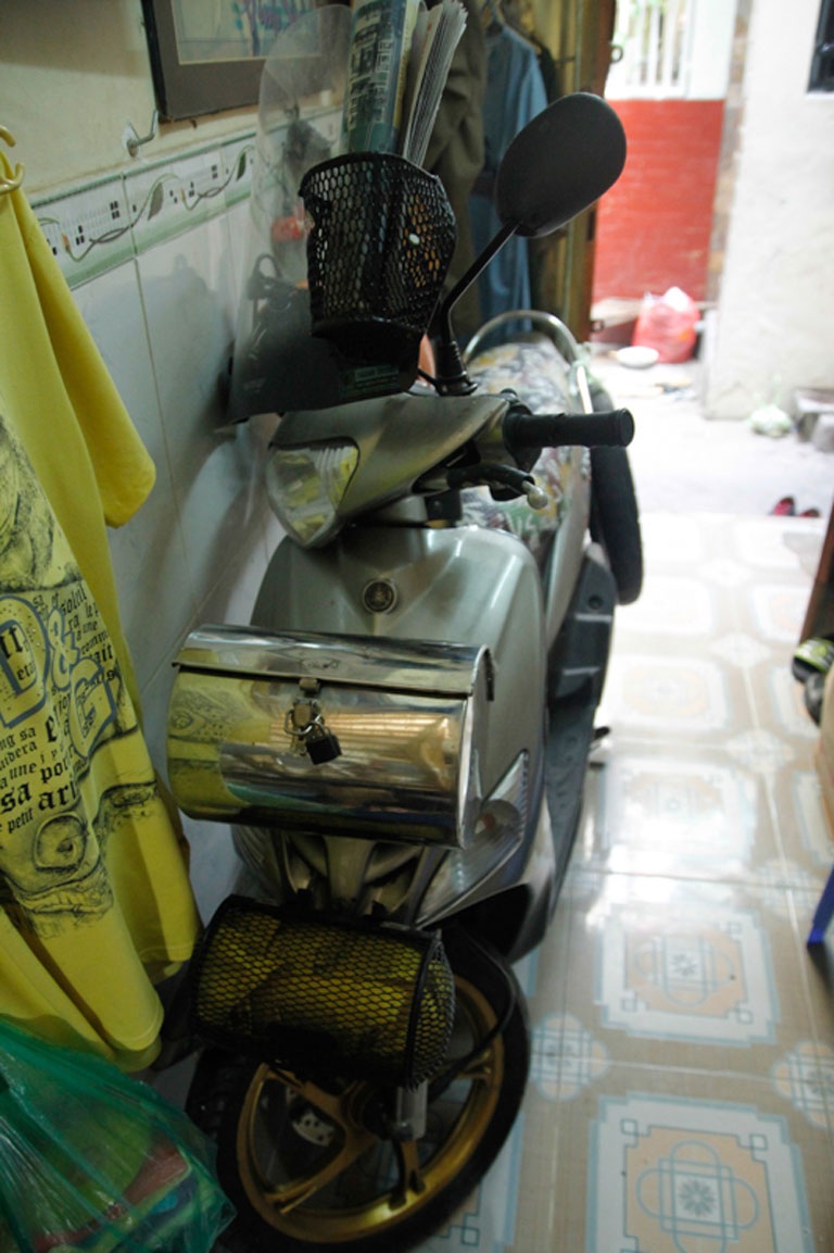 Xót xa trước cảnh sống nghèo túng của nhạc sĩ Vinh Sử - 10 Tài sản có giá trị nhất của tác giả Hai bàn tay trắng là chiếc xe máy cà tàng