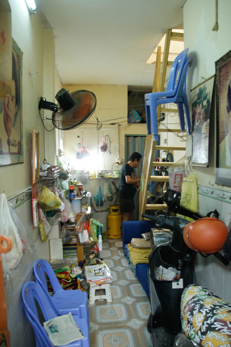 Xót xa trước cảnh sống nghèo túng của nhạc sĩ Vinh Sử - 5 Căn nhà nhỏ xíu, chứa đầy đồ đạc cũ kỹ, lỉnh kỉnh