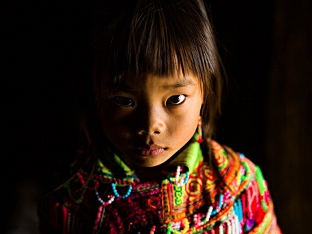 Một bé gái thuộc nhóm H’mông Hoa.