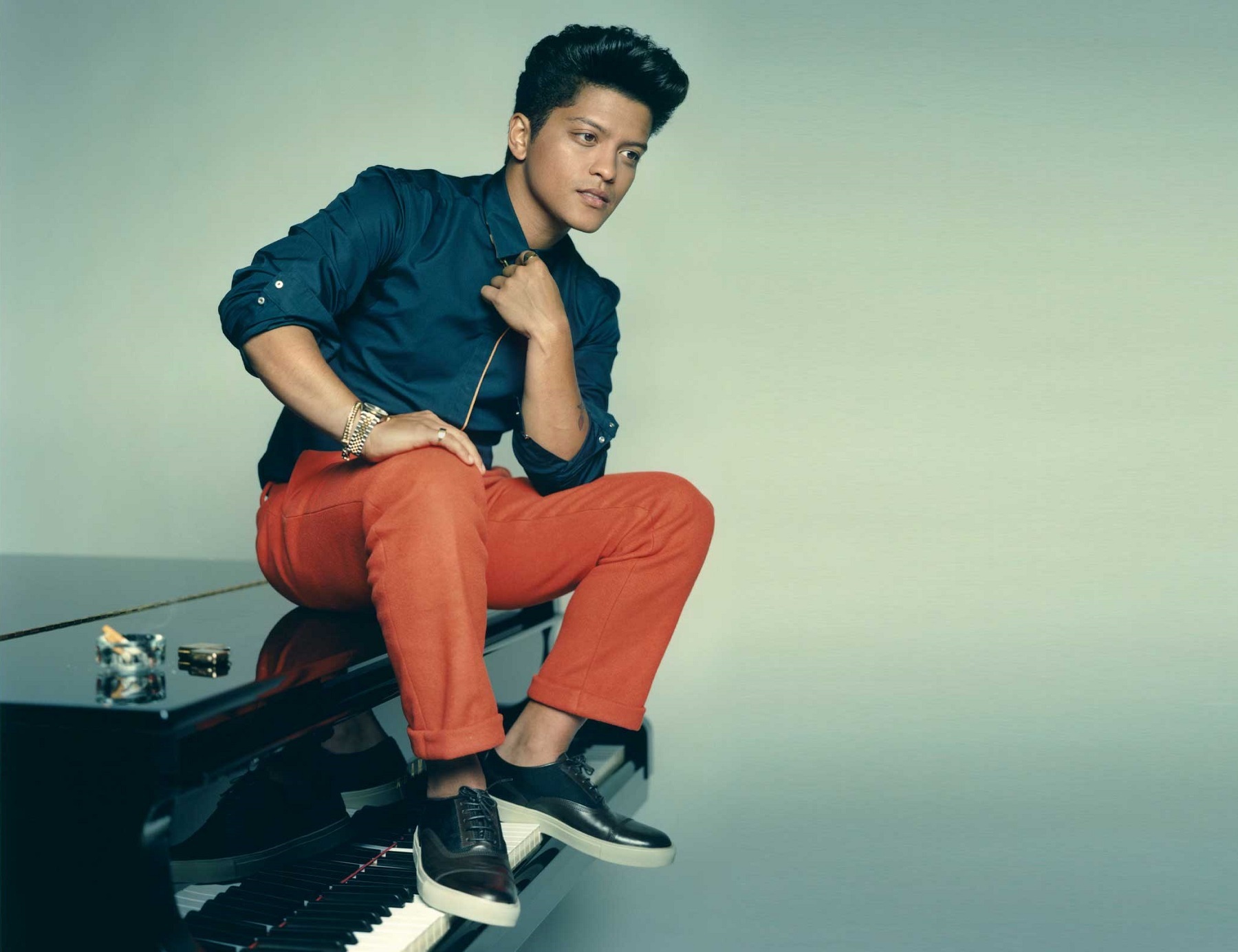 "Phenomenon" Bruno Mars causes fever in the music industry after 4 years of absence - 3
