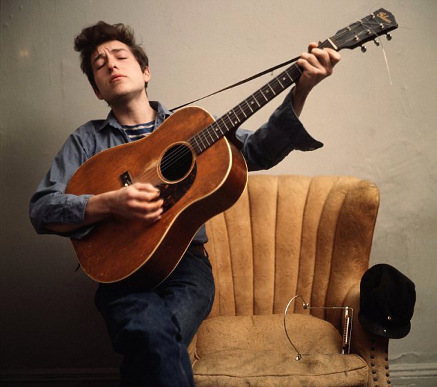 Bob Dylan “không buồn quan tâm” tới giải Nobel Văn học - 3 Bob Dylan “không buồn quan tâm” tới giải Nobel Văn học - 3