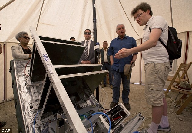 Archaeologists have used the most advanced and modern method to project the "content" inside the pyramid without digging, without causing any damage to the building.