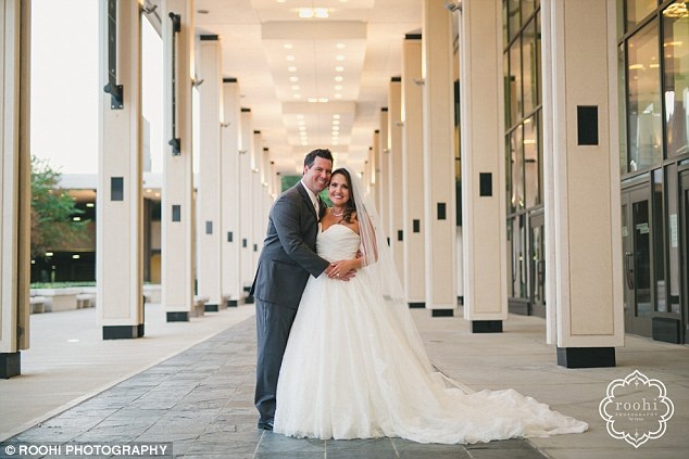 Thầy hiệu trưởng trường mẫu giáo, nơi cặp đôi từng học chung, vẫn còn nhớ về hai đứa trẻ chơi rất thân với nhau ngày ấy.