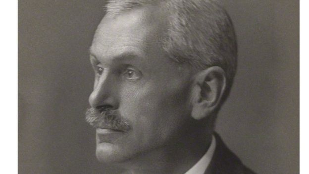 Thực tế, học sinh Arthur Boycott về sau đã trở thành một nhà nghiên cứu bệnh học và tự nhiên học nổi tiếng của Anh.