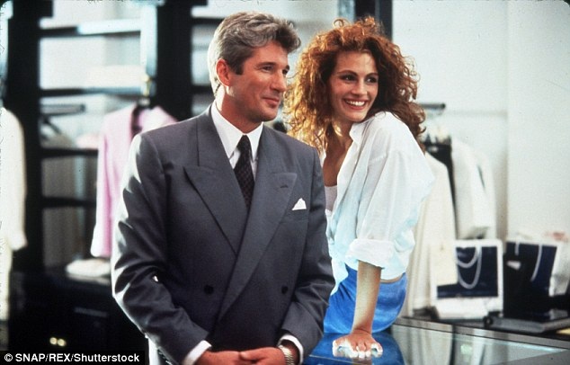 Lần đầu tiên nữ diễn viên “Người đàn bà đẹp” đóng phim truyền hình - 2 Julia Roberts trở nên nổi tiếng kể từ năm 1990 khi “Pretty Women” trở thành một trong những bộ phim điện ảnh đình đám nhất năm.