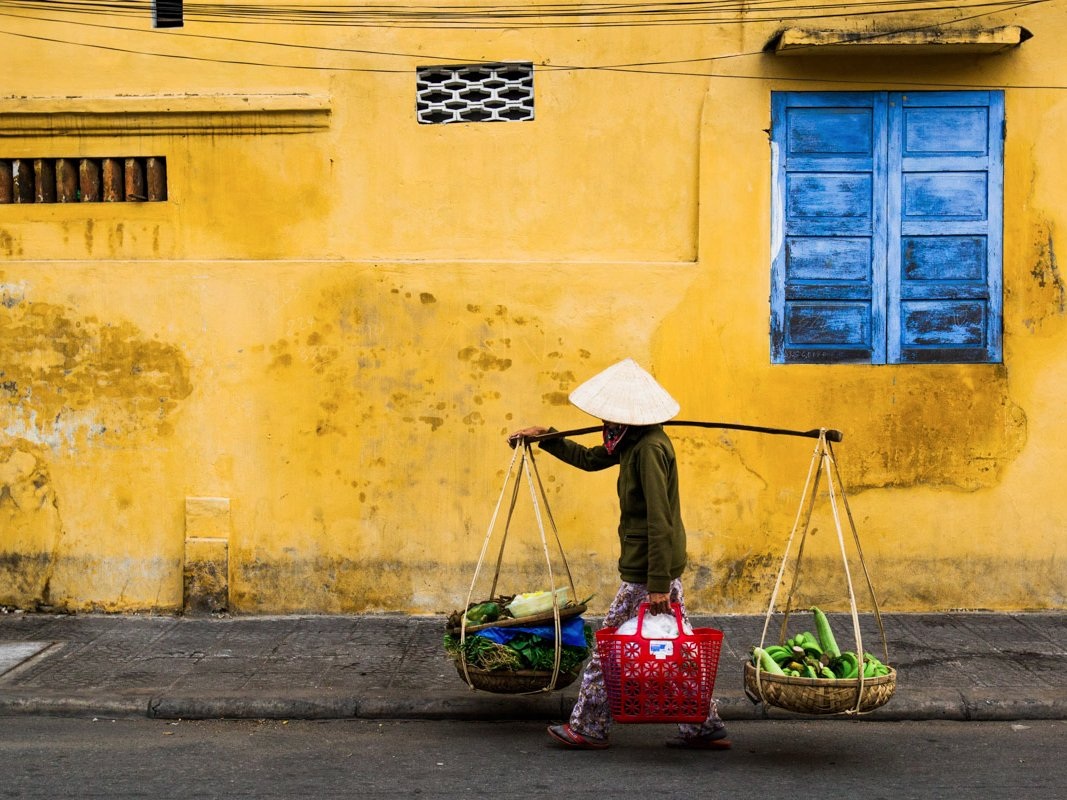 Vẻ đẹp Hội An trong bộ ảnh xuất hiện trên báo Mỹ - 6 Nơi đây chứa đựng nhiều sự giao thoa văn hóa với những dấu ấn Đông - Tây, kim - cổ.