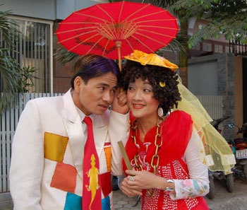 Xuân sang nhìn lại những dấu ấn hài tết của cố đạo diễn Phạm Đông Hồng - Ảnh 5. Xuân sang nhìn lại những dấu ấn hài tết của cố đạo diễn Phạm Đông Hồng - Ảnh 5.
