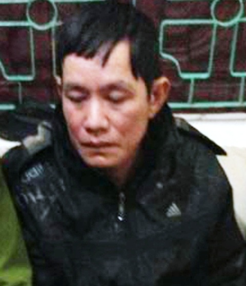 Bắt đối tượng mang 5 bánh heroin trên đường tiêu thụ - 1 Đối tượng Lương Văn Phong tại cơ quan điều tra.