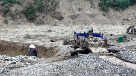 Đua nhau đi đào đãi vàng kiếm tiền... tiêu Tết - 10