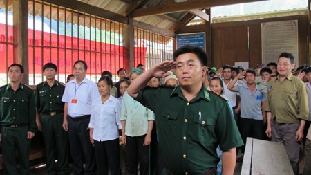 Dự một buổi bầu cử sớm ở miền biên cương - 7