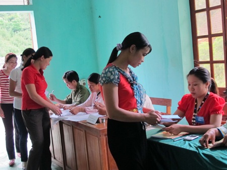 Dự một buổi bầu cử sớm ở miền biên cương - 9