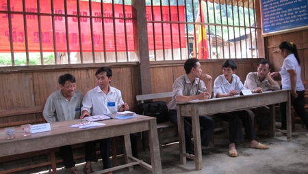 Dự một buổi bầu cử sớm ở miền biên cương - 6