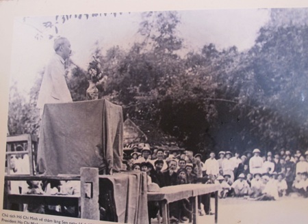 Một số hình ảnh Bác Hồ với quê hương - 3 Một số hình ảnh Bác Hồ với quê hương - 3