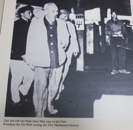 Một số hình ảnh Bác Hồ với quê hương - 12 Một số hình ảnh Bác Hồ với quê hương - 12