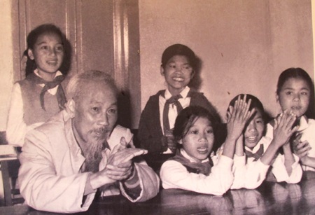 Một số hình ảnh Bác Hồ với quê hương - 16 Một số hình ảnh Bác Hồ với quê hương - 16